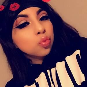 Meet your Posher, Yesenia